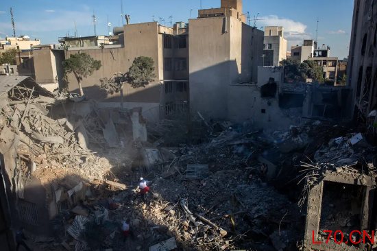 德黑兰一座犹太教堂在袭击中被毁。