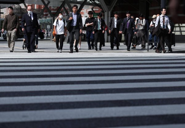 “请保持冷静”　日本政府呼吁民众勿抢购垃圾袋