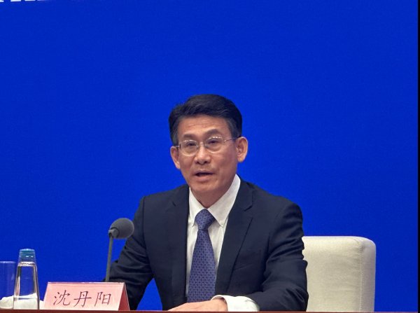 国务院研究室主任沈丹阳：服务业有很大潜力可挖掘