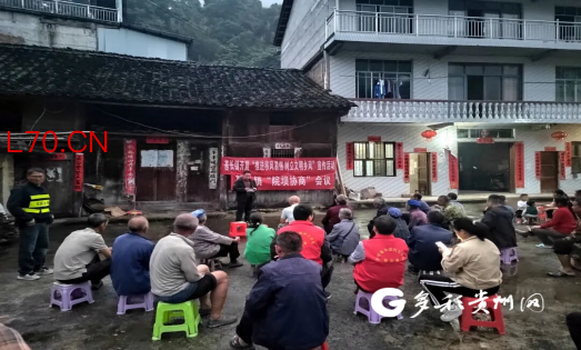 独山基长镇：把准“方向盘” 实干解民忧